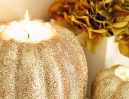 A Beautiful Twist on Pumpkins in Your Harvest Thanksgiving D&eacute;cor &ndash; Glitter?