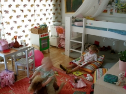 Family Friday: Mom Tips for When Kids Share Rooms
