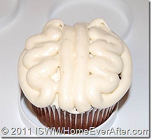 Halloween Brain Cupcakes (50)-web