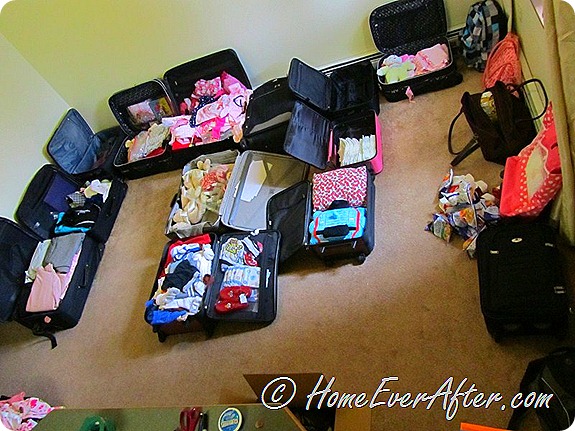 Packing Suitcases (3)-HEA